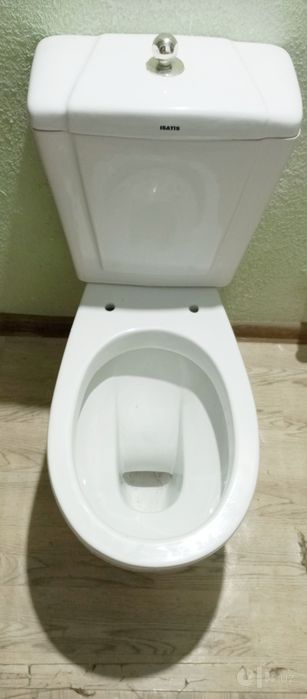 Унитаз сотилади б/у