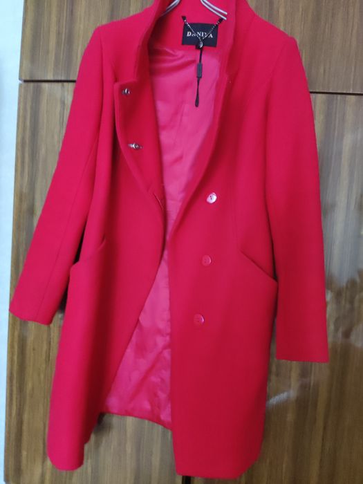 Продам пальто демисезонное