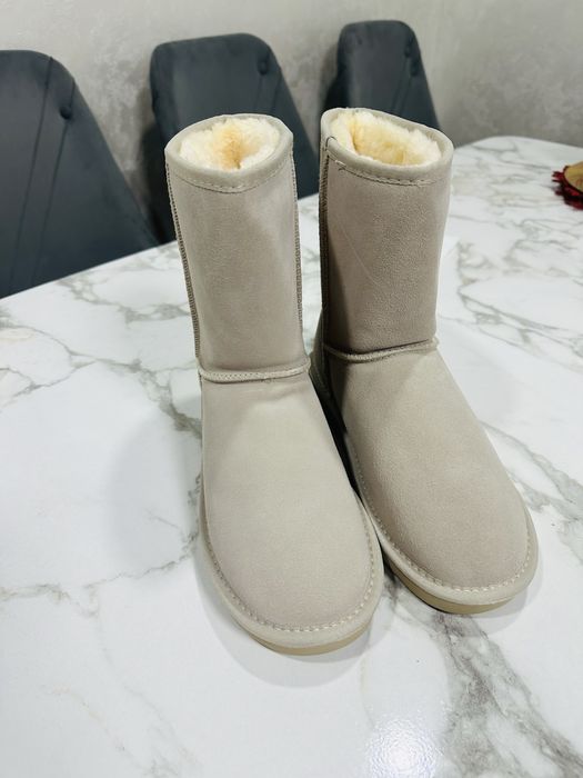 Ugg imblanite bej