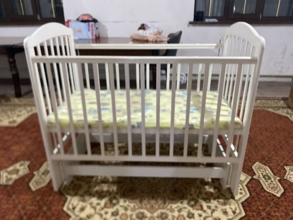 Продам манеж в хорошом состание