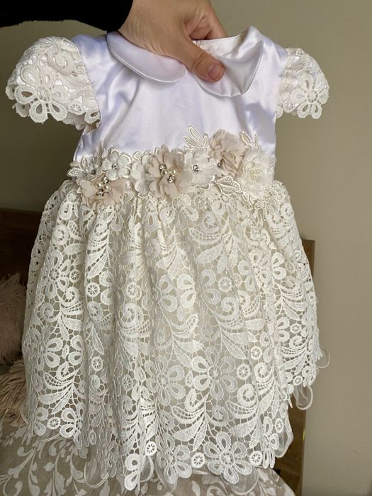 Rochita ocazie pentru fetite 6-9 luni stare excelenta