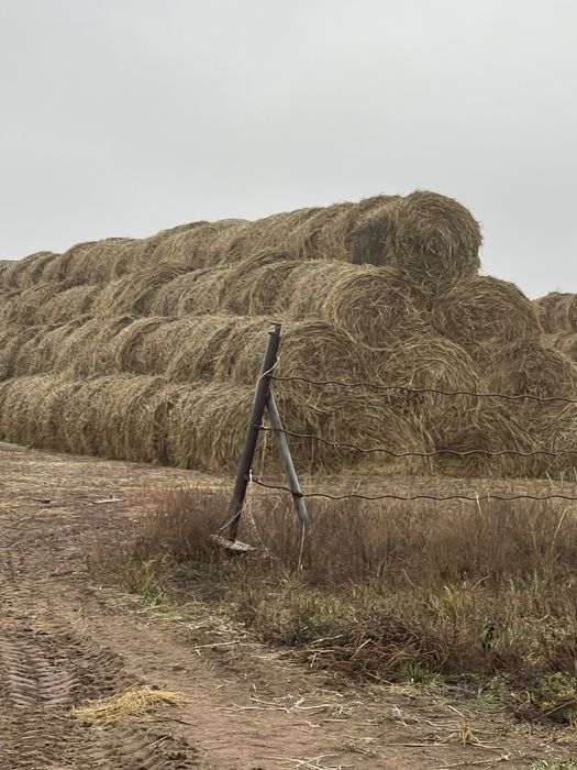 Мелкий песок в мешках
