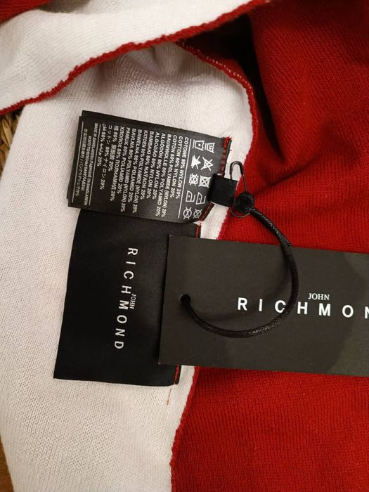 Шал John Richmond, шапка Coach