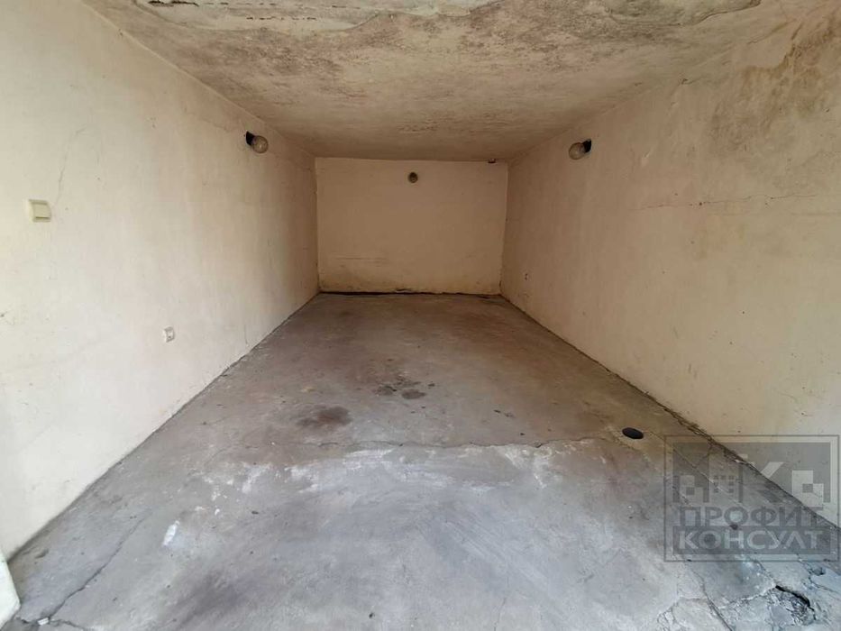 Дава се под наем Гараж / Паркомясто в Велико Търново, Център - 20 кв.м за 66.3 € - Снимка #1