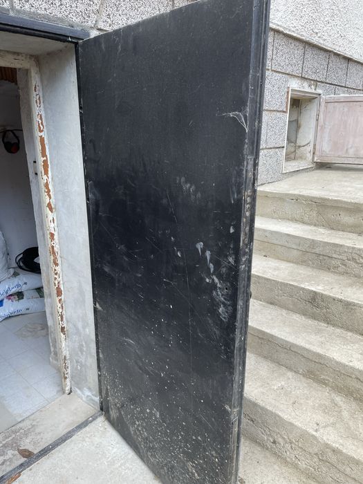 Продавам решетки за прозорци и врати