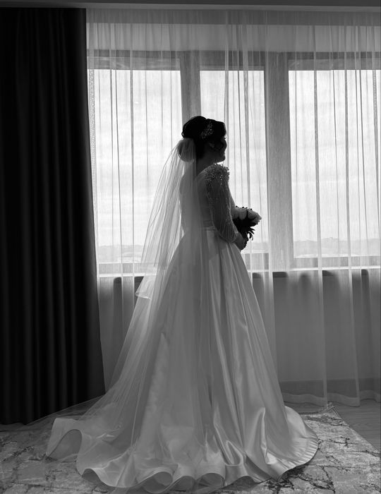 Продам свадебное платье от дизайнера