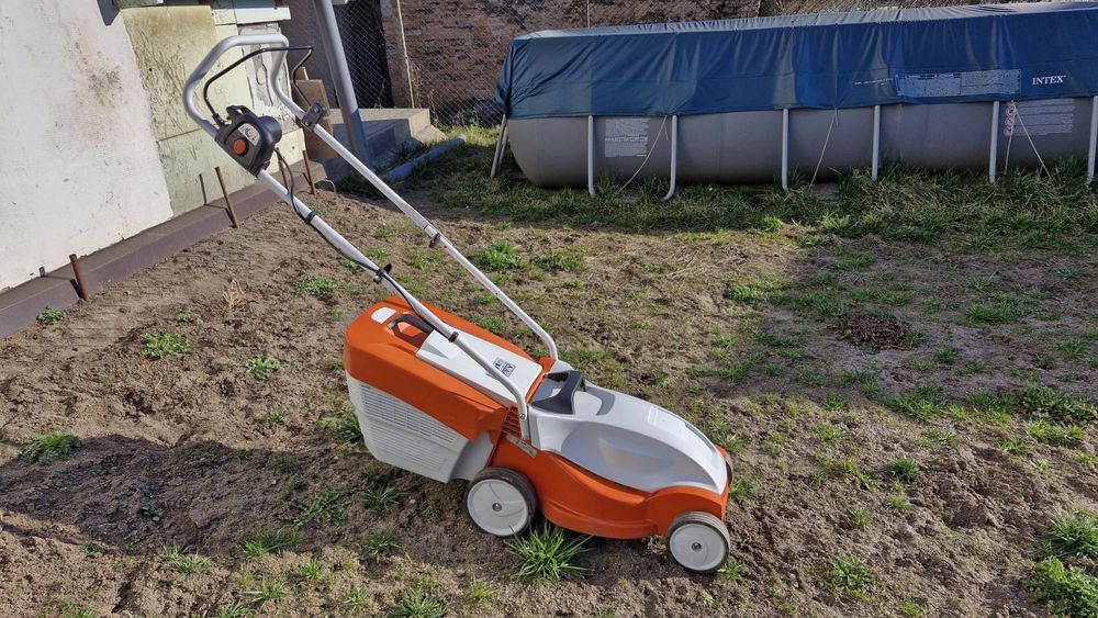 Vand masina de tuns iarba sthil