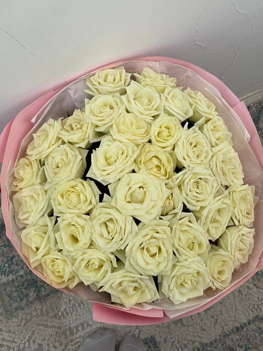 Розы белые, б/у.