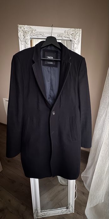 Мъжко тъмносиньо палто Zara