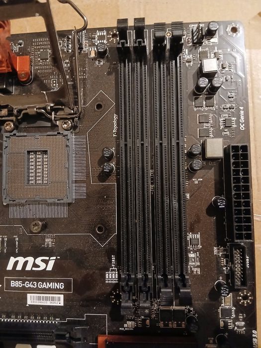 Дъно B85 G43 gaming с процесор i7 4790k и рам 8gb и видео карта