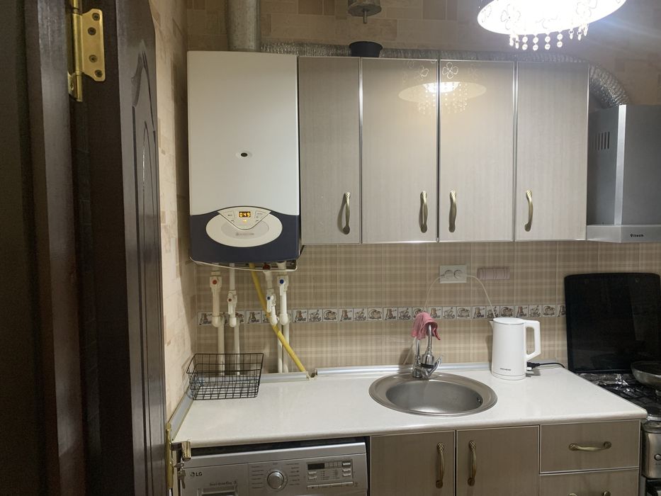 Сдается Коттедж  на мерабаде 2х комнатная