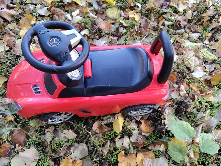 Кола за яздене Мерцедес