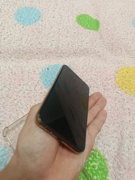 Продам Iphone XS
