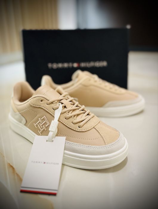 Tommy Hilfiger сникърси