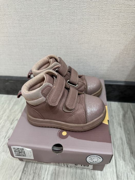 Продам ботиночки на весну