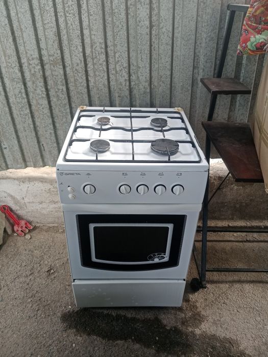 Продам газовую плиту