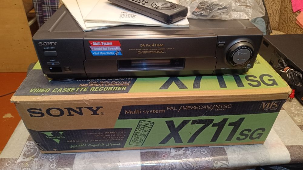 Видеомагнитофон Sony slv-711