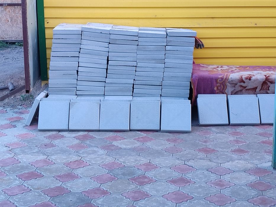 Брусчатки, тратуарные плитки.