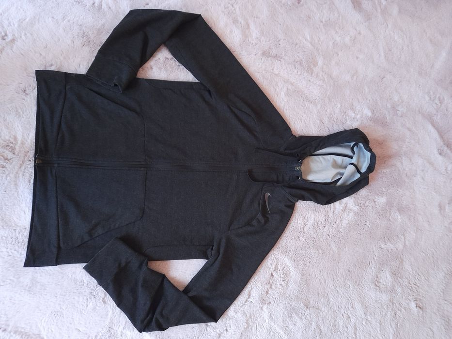 Nike dri fit мъжки Суичър S размер.