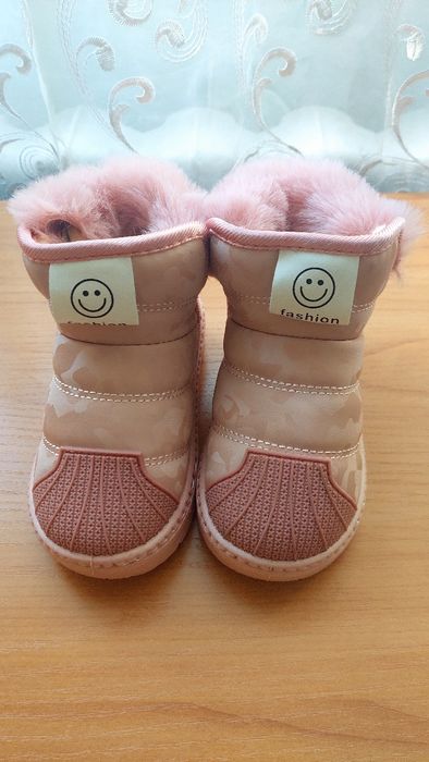 Продам детские сапожки