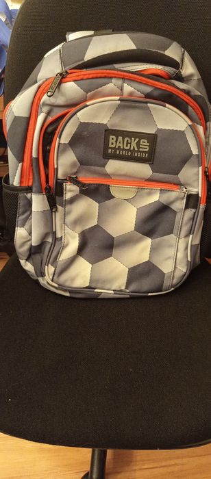 ученическа раница много малко използвана,здрава,дебела