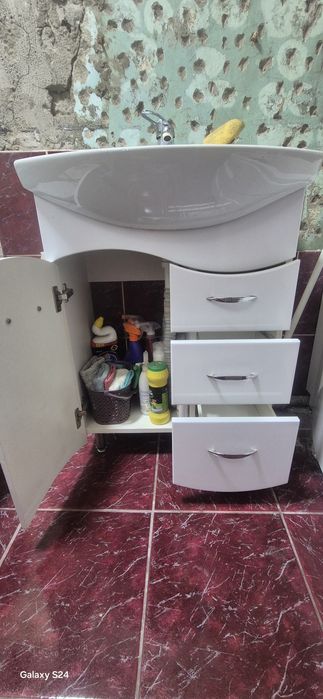 Продам тумбу для ванной.