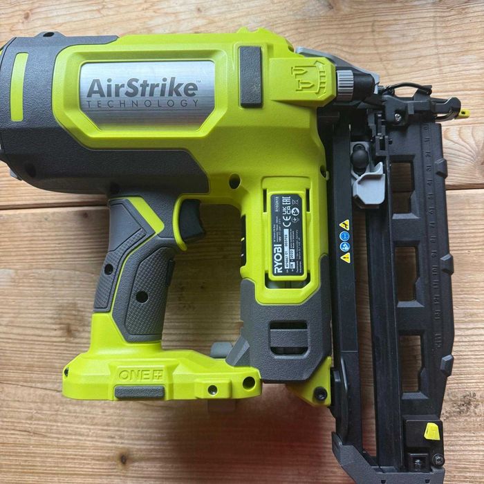 Masina cu impact pistol cuie drujba slefuitior RYOBI