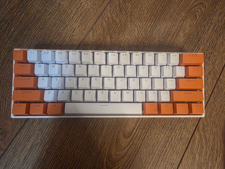 Tastatura qwertykey mecanica + cadou!