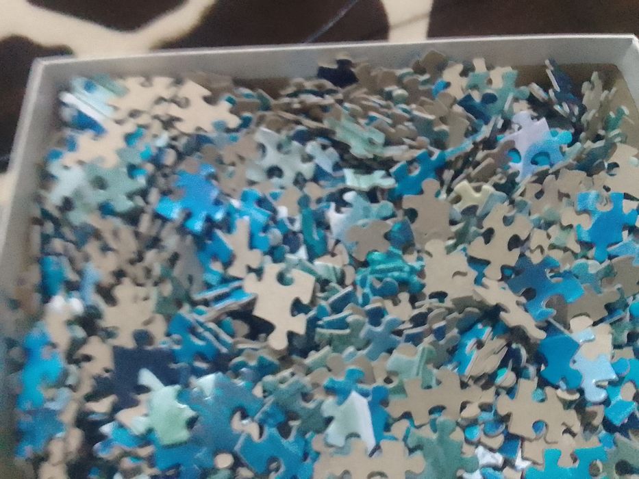 Продаю пазлы  хорошо продаётся пазлы