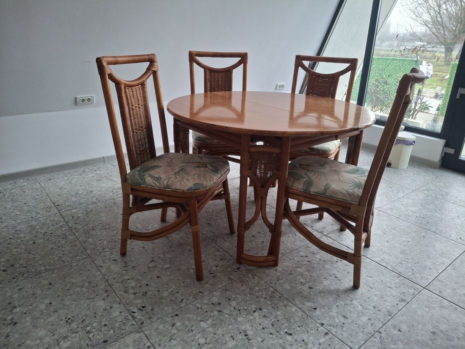 Vand masa noua 4 /6 scaune din ratan si lemn masiv