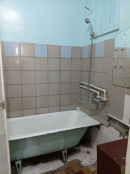 Продаётся 2х комнатная в высокопотолочном доме на улице Бабура. TL