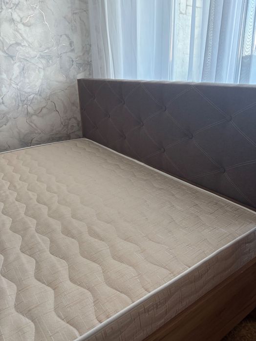 Кровать с ортопедическим матрасом