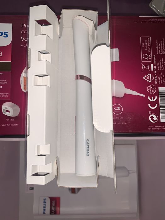 Фотоепилатор Philips Lumea Prestige с 4 приставки