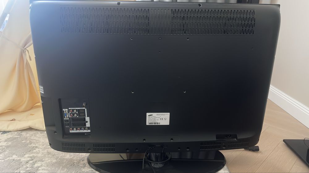 Samsung 37" (LE37A451C1)