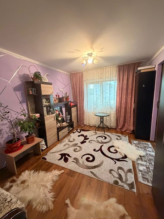Închiriez apartament bucium