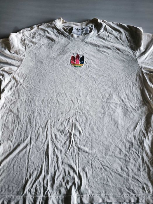 Tricou firme diferite