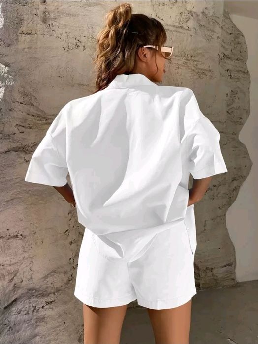 Бял комплект къси панталонки и риза