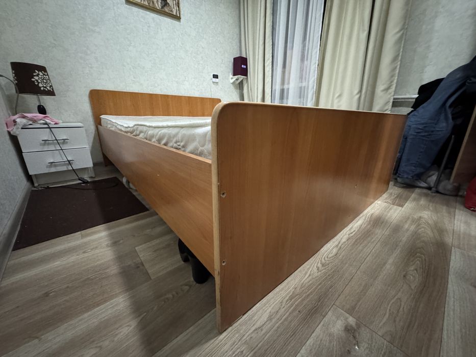 Продам двухспальную кровать
