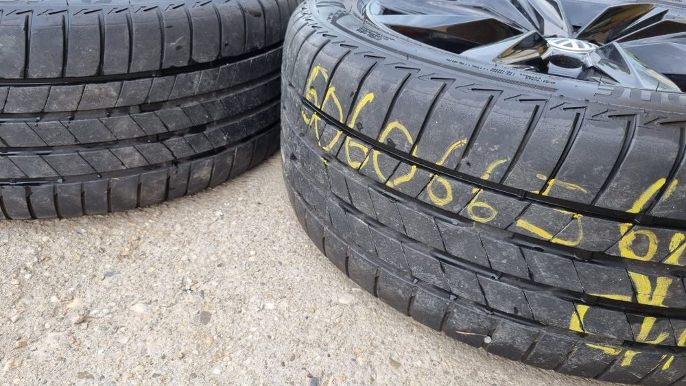 Anvelope Bridgestone 255 45 18 de vara