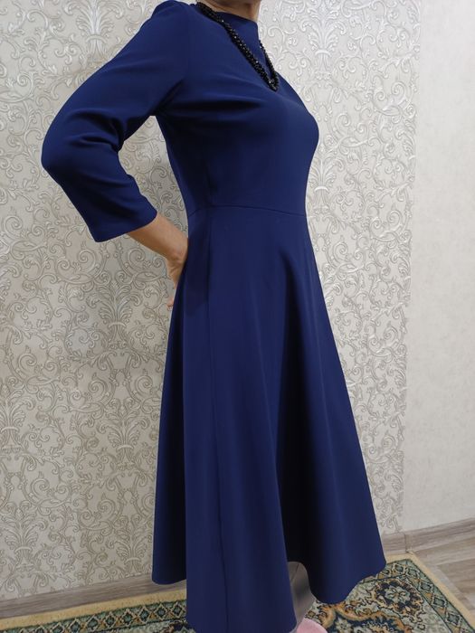 Синее вечернее платье.