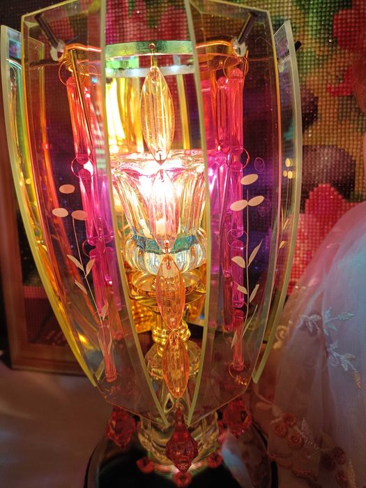 Светильник в комнату девочки