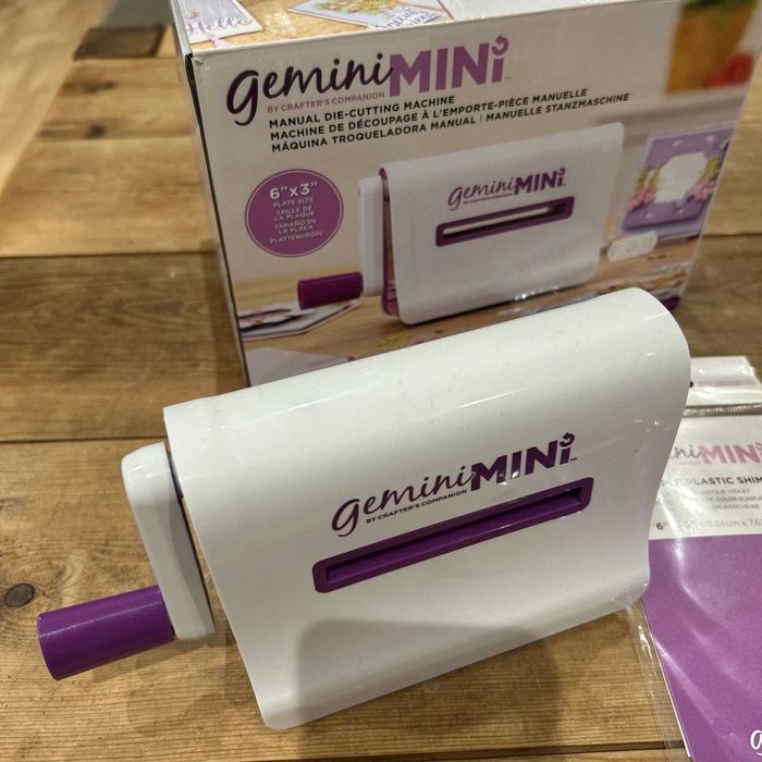 Машина за изрязване щамповане и релеф Gemini Mini