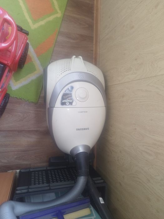 Пылесос Samsung SD-9420 Aqua Cyclone