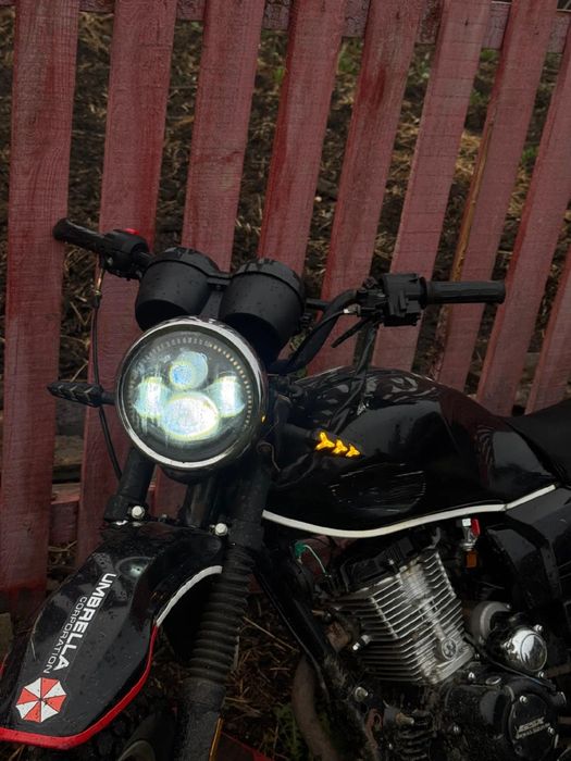 Мотоцикл GSX-200