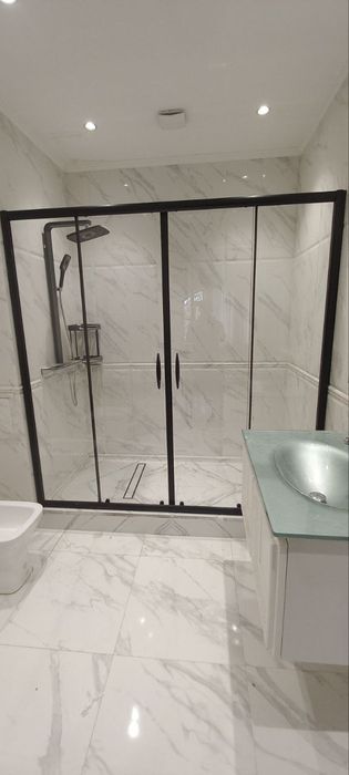 Душевые кабинки и  Межкомнатные раздвижные системы