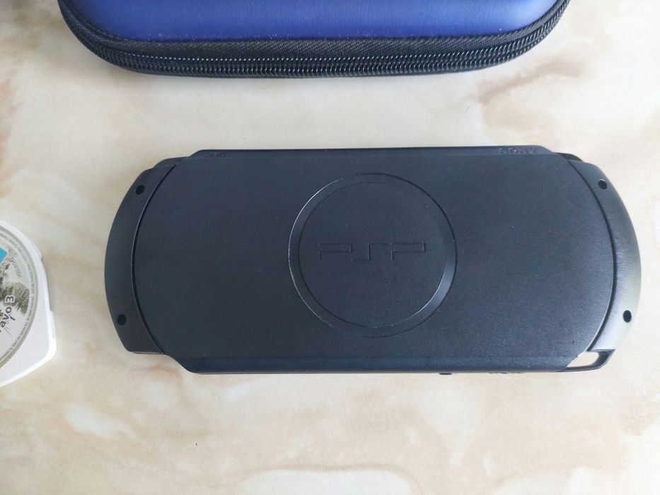 [PSP] Vând consolă SONY PSP E1004 Street + accesorii //poze reale
