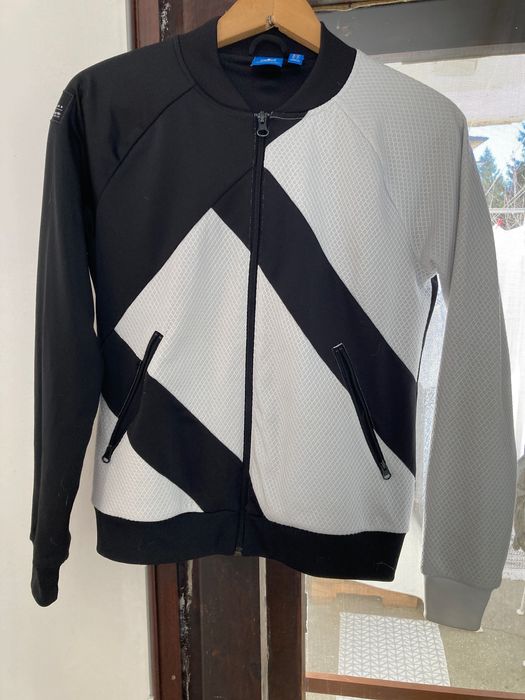 Adidas горнище отлично