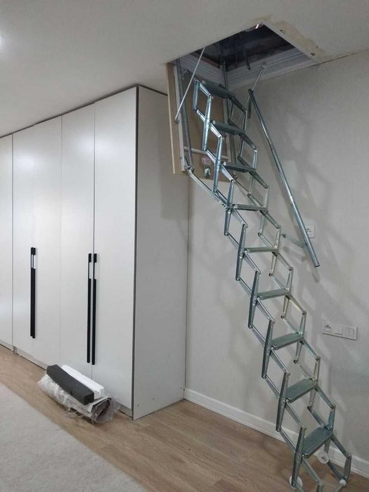Чердачная, мансардная техническая  лестница, производство Италии