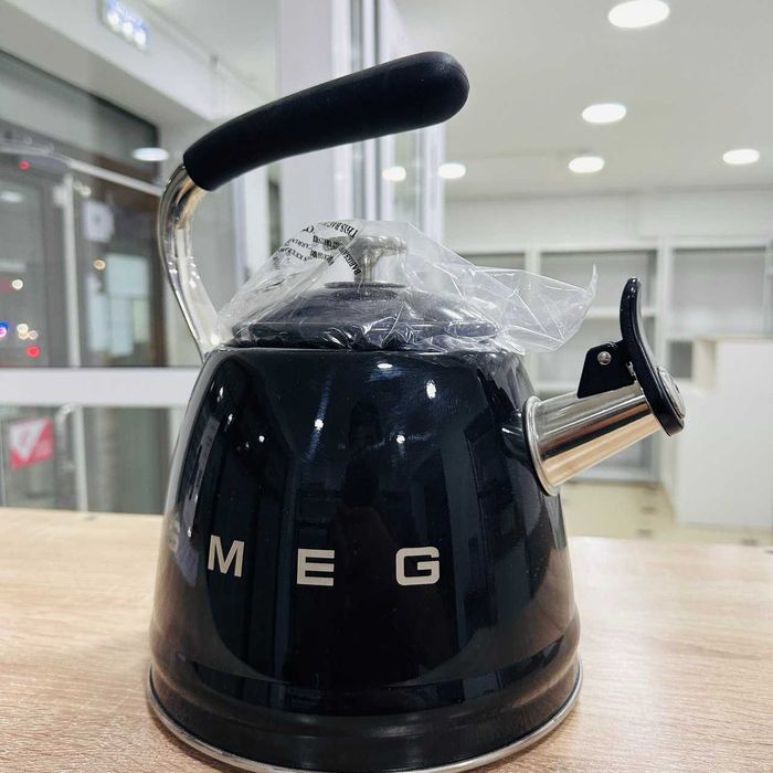 С32/ SMEG Чайник для варочной панели черный /sk152871