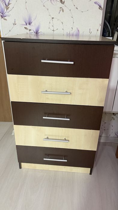 Продам Комод бежево коричневый